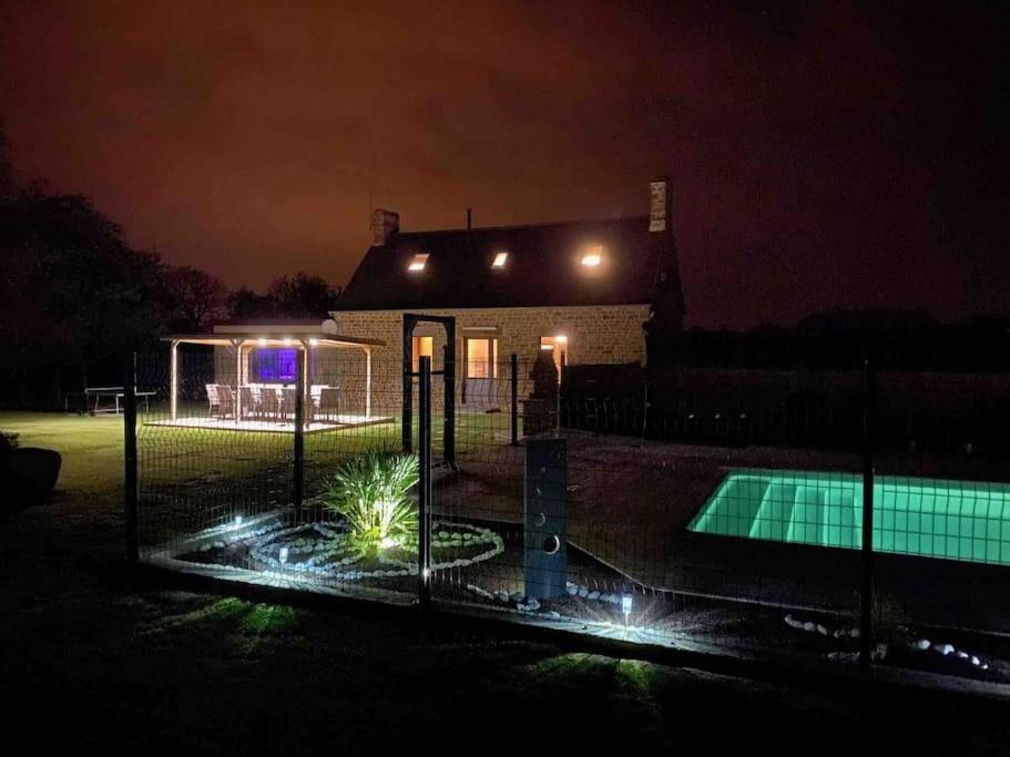 Vila La Miltiere, Maison Avec Piscine, Spa Et Sauna Isigny-le-Buat Exteriér fotografie