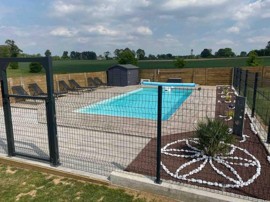 Vila La Miltiere, Maison Avec Piscine, Spa Et Sauna Isigny-le-Buat Exteriér fotografie